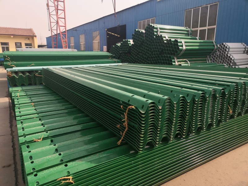 材質(zhì)q235護(hù)欄多少錢一米_交通安全設(shè)施_安全/防護(hù)_產(chǎn)品_企騰網(wǎng)工廠優(yōu)